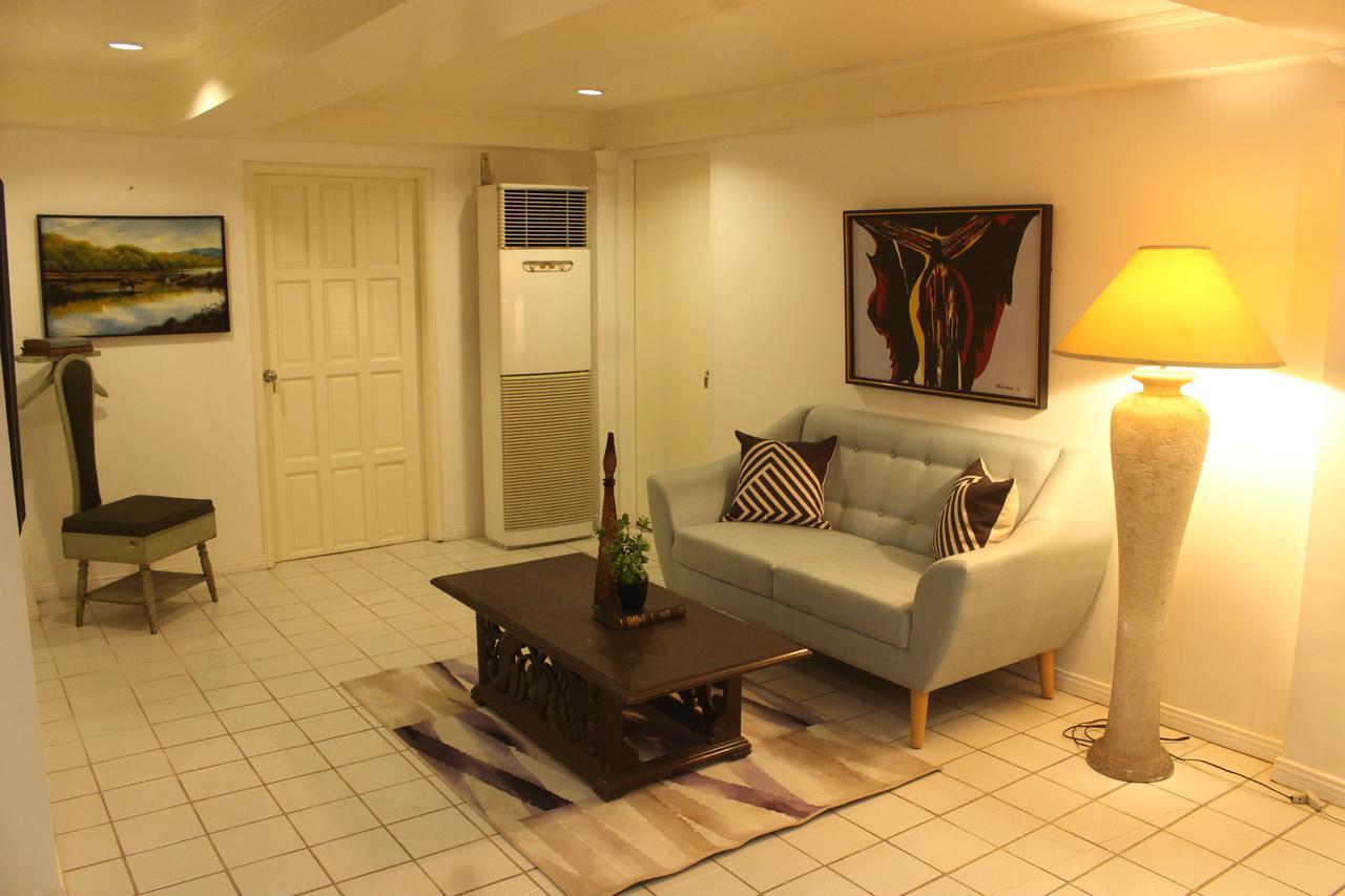 The White Bed And Breakfast บาโคลอด ภายนอก รูปภาพ