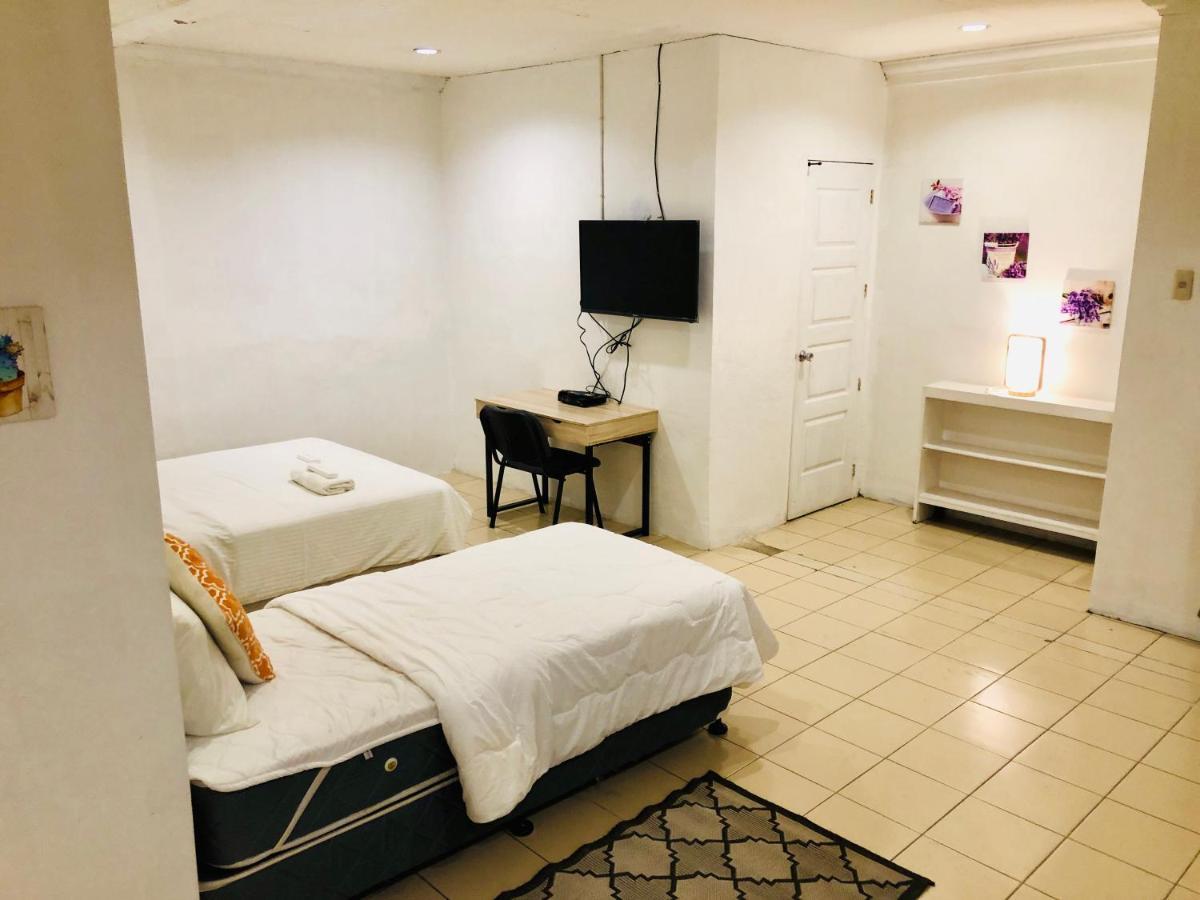 The White Bed And Breakfast บาโคลอด ห้อง รูปภาพ