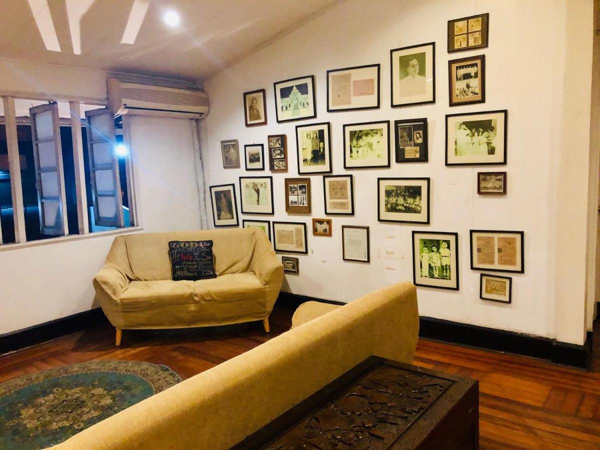The White Bed And Breakfast บาโคลอด ภายนอก รูปภาพ